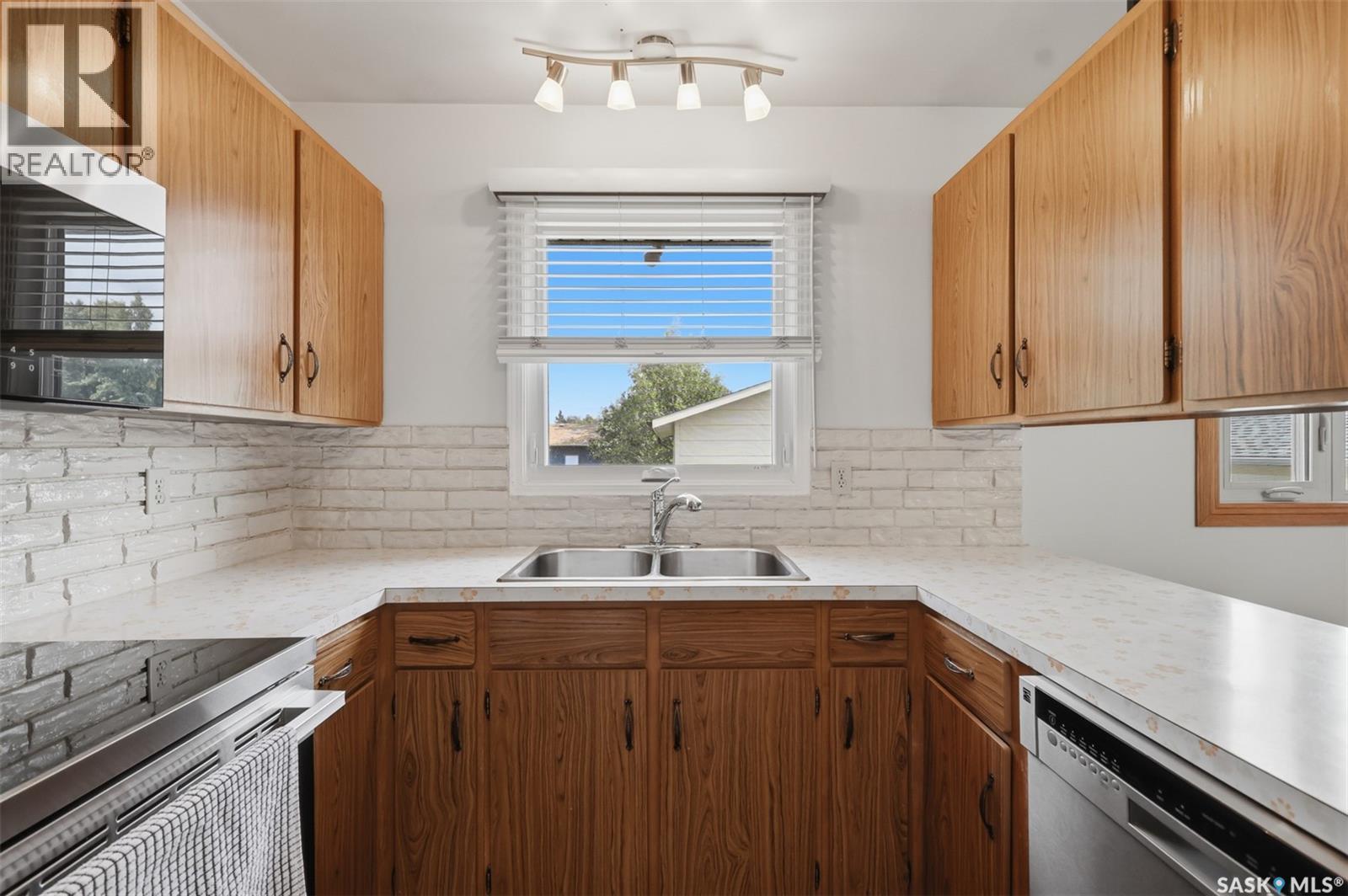 418 Laval Crescent, Saskatoon, Saskatchewan  S7H 4K9 - Photo 15 - SK047595