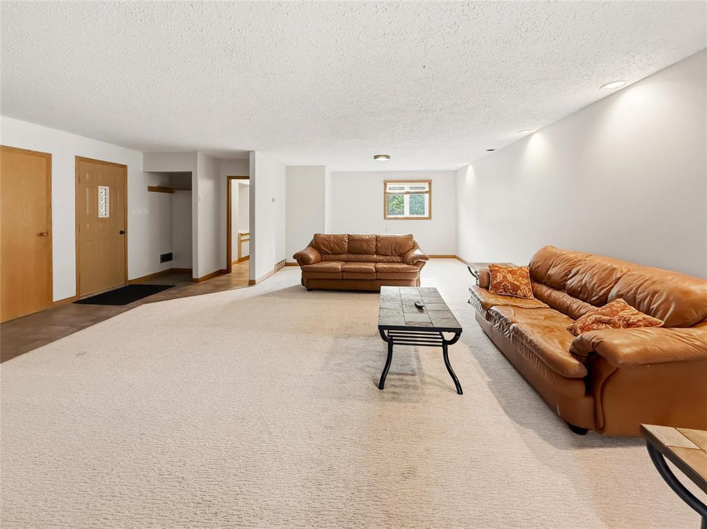 2005 Braecrest Drive, Brandon, Manitoba  R7A 1A3 - Photo 8 - 202622472