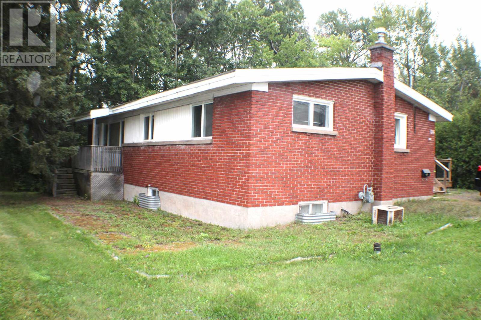 104 White Oak Dr W, Sault Ste Marie, Ontario  P6C 2H8 - Photo 28 - SM262449