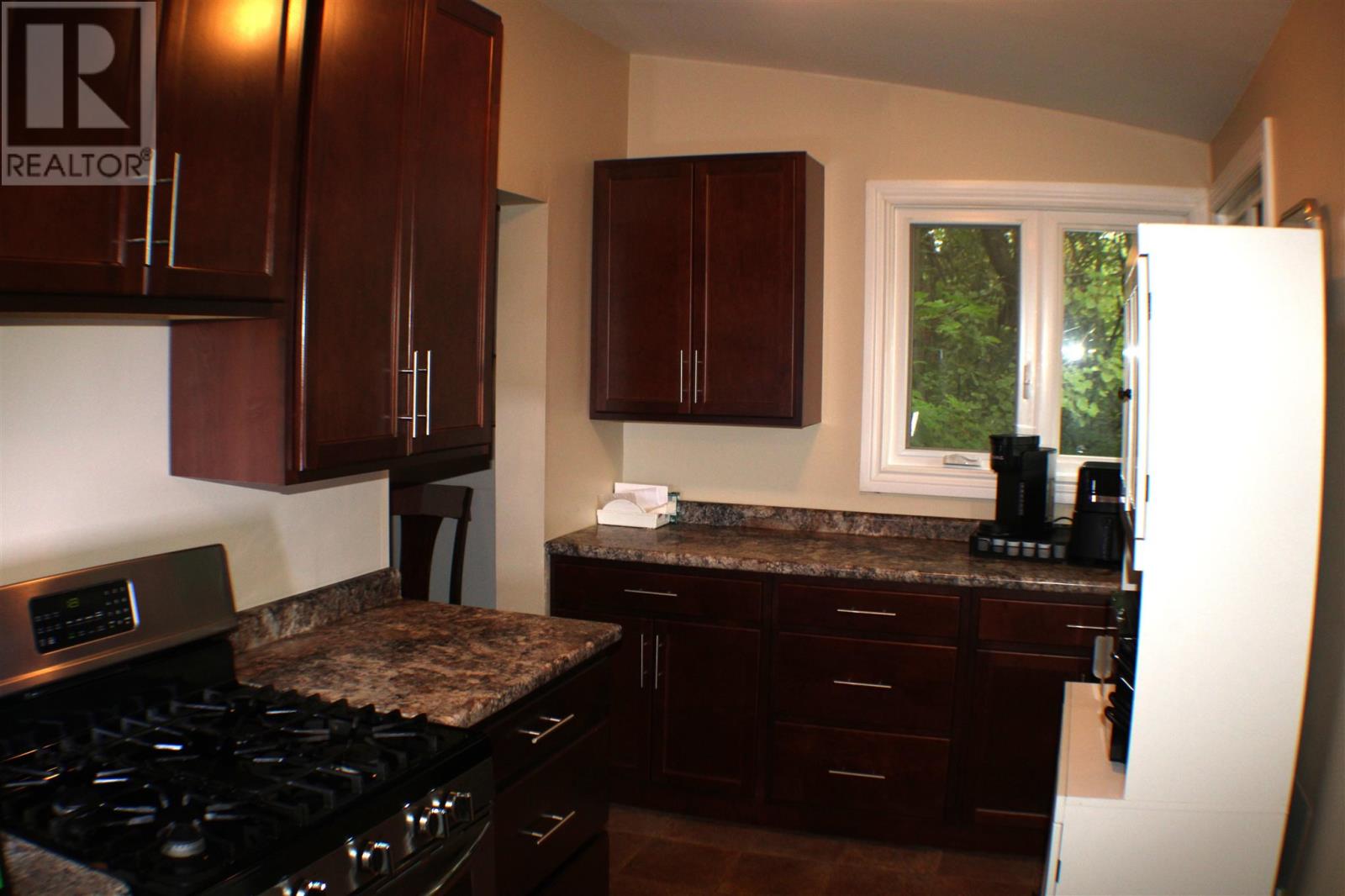 104 White Oak Dr W, Sault Ste Marie, Ontario  P6C 2H8 - Photo 5 - SM262449