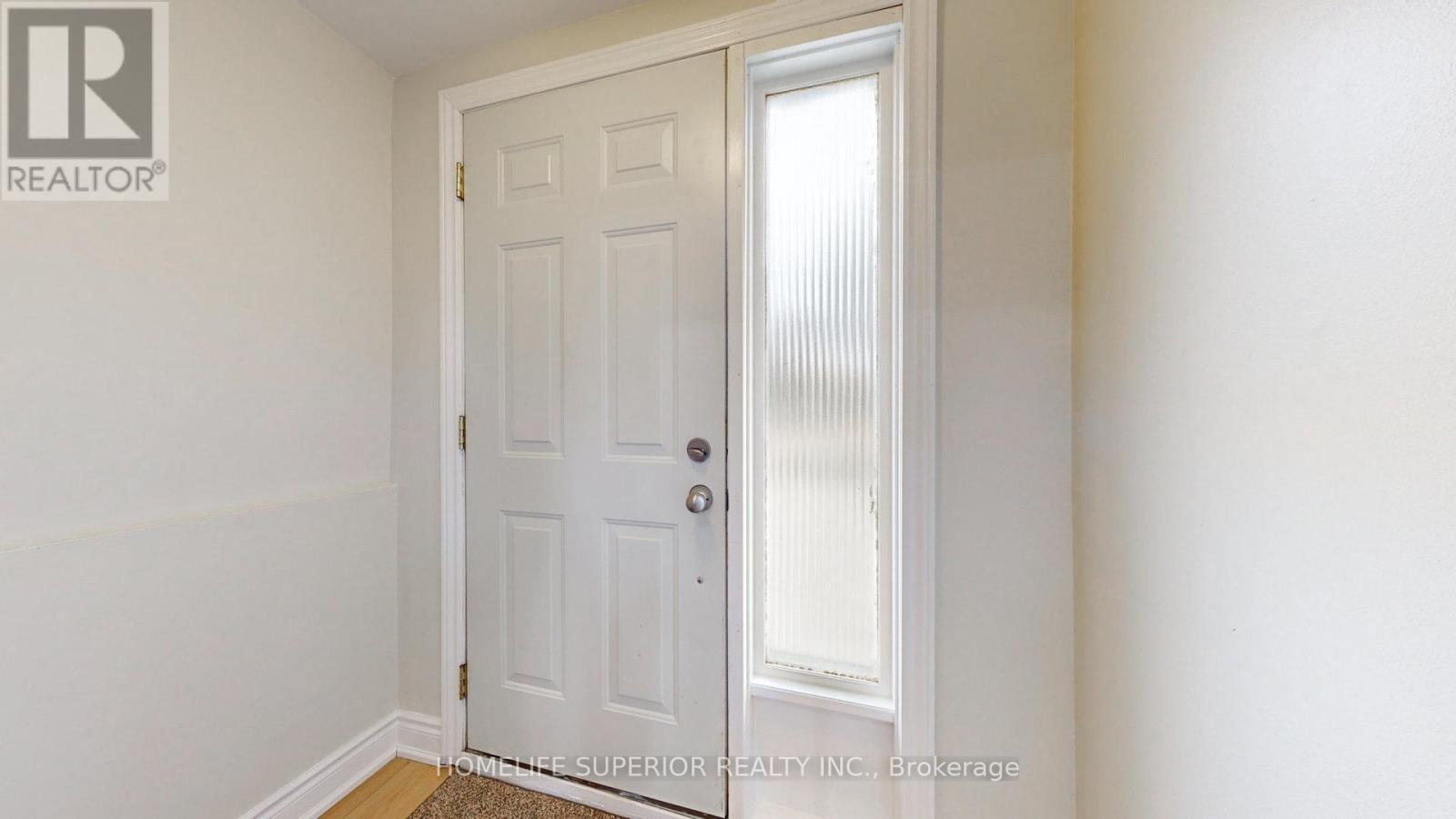 380 Vancouver Crescent, Oshawa, Ontario  L1J 5X9 - Photo 3 - E13754898