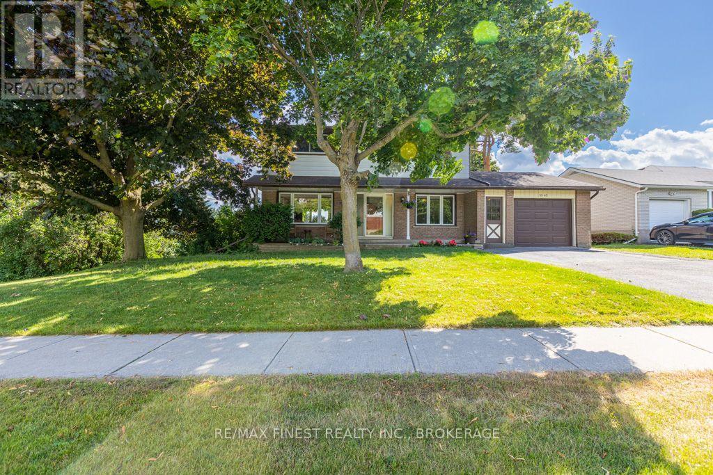 1043 Lincoln Drive, Kingston, Ontario  K7M 4Z3 - Photo 1 - X13754710