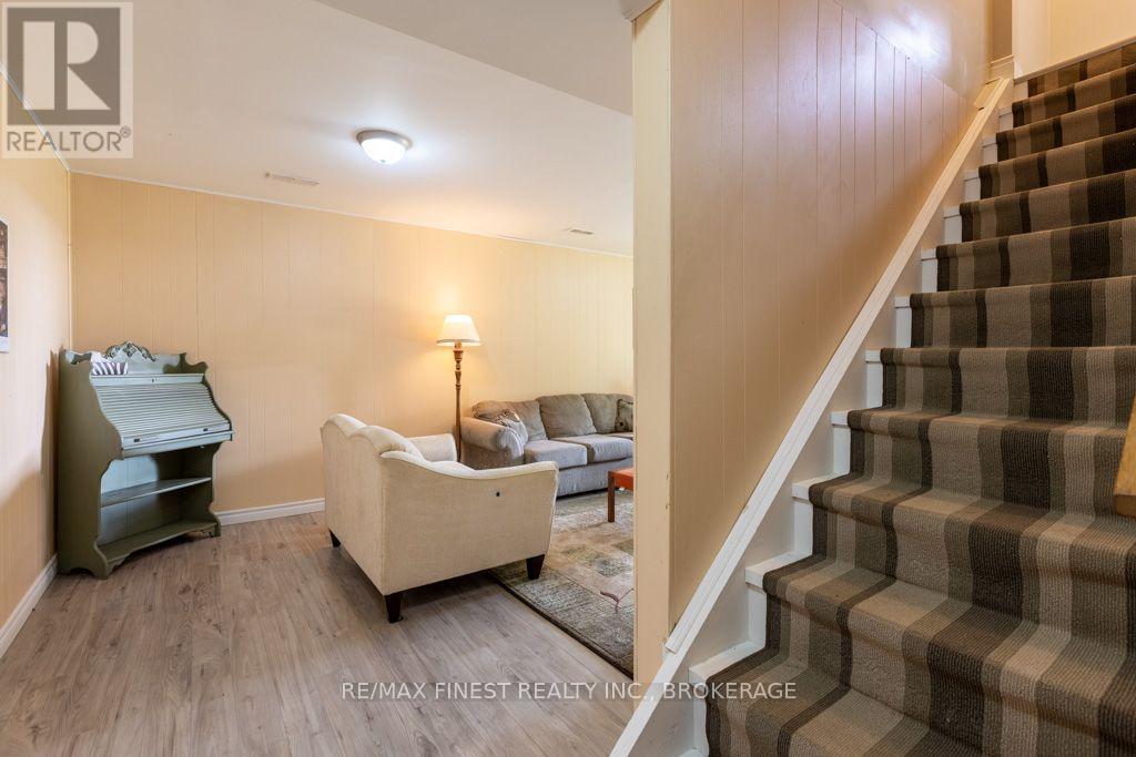 1043 Lincoln Drive, Kingston, Ontario  K7M 4Z3 - Photo 7 - X13754710