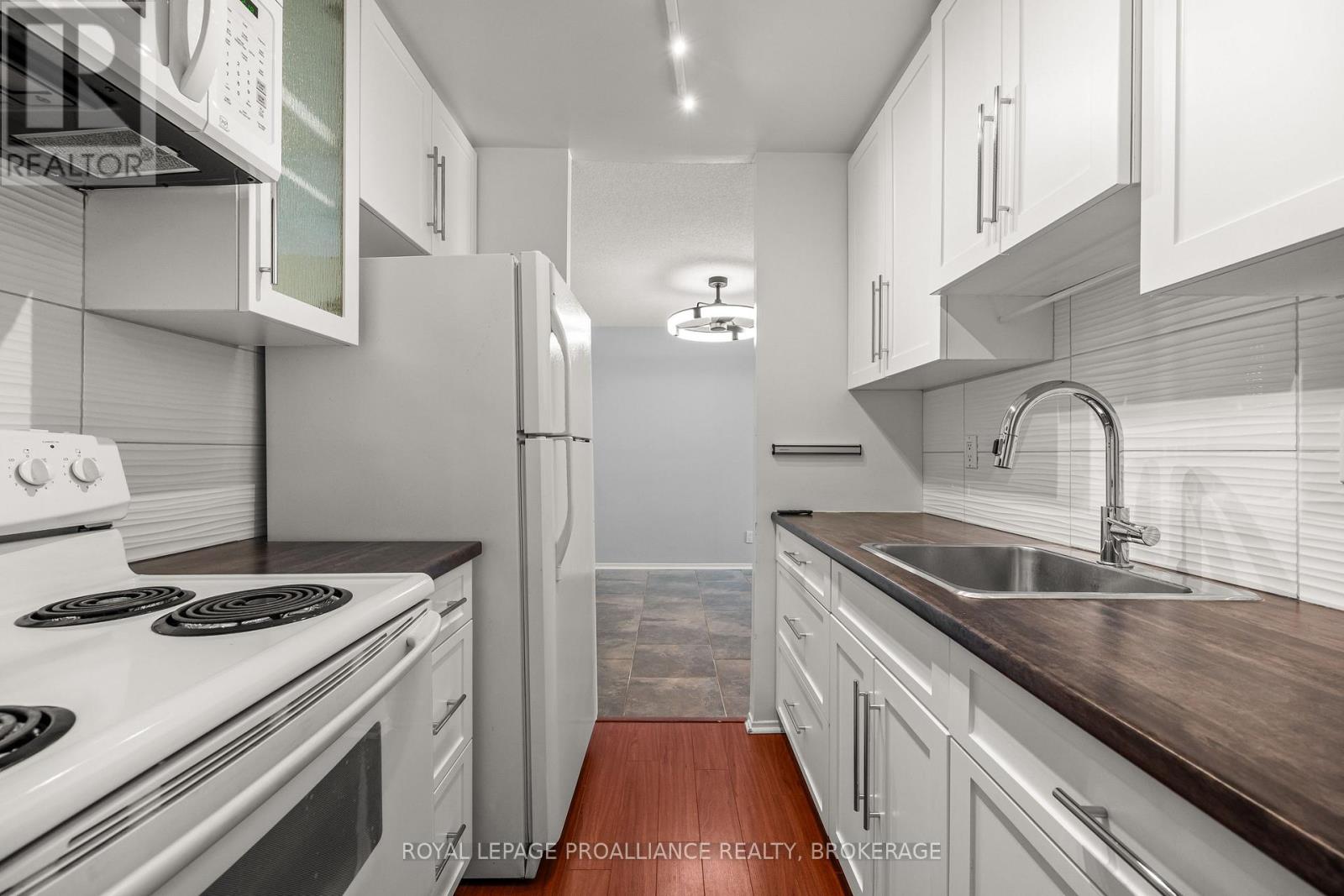 112 - 17 Eldon Hall Place, Kingston, Ontario  K7M 7H5 - Photo 6 - X13754746