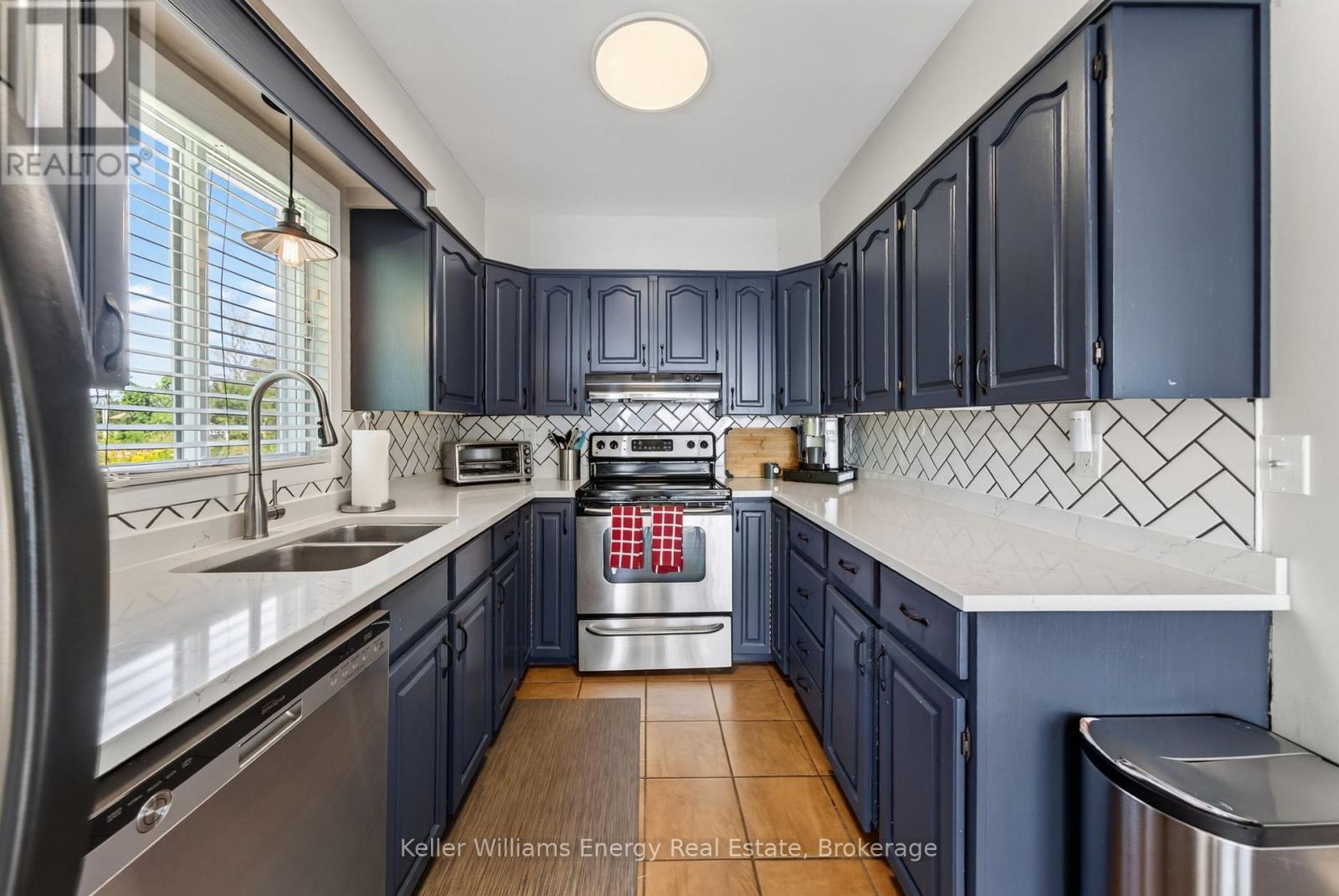16169 Loyalist Parkway, Prince Edward County, Ontario  K0K 1G0 - Photo 12 - X13754660