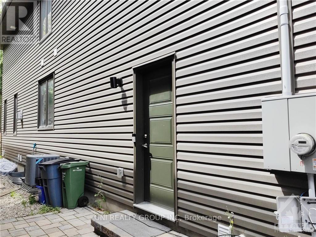 B - 492 Moodie Drive, Ottawa, Ontario  K2H 8A7 - Photo 2 - X13754874