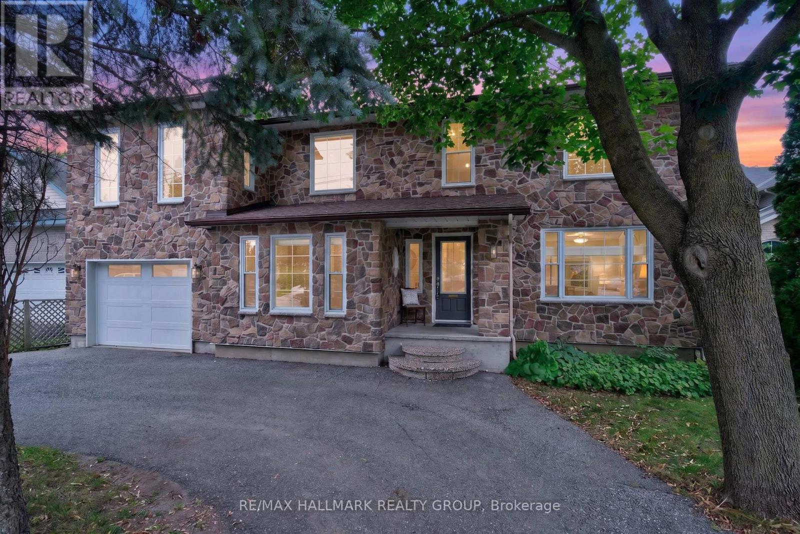 1608 PRINCE OF WALES DRIVE, Ottawa, Ontario