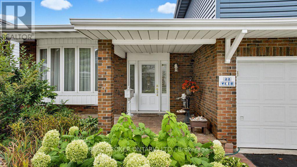 22 Woodhill Crescent, Ottawa, Ontario  K1B 3B6 - Photo 2 - X13754996