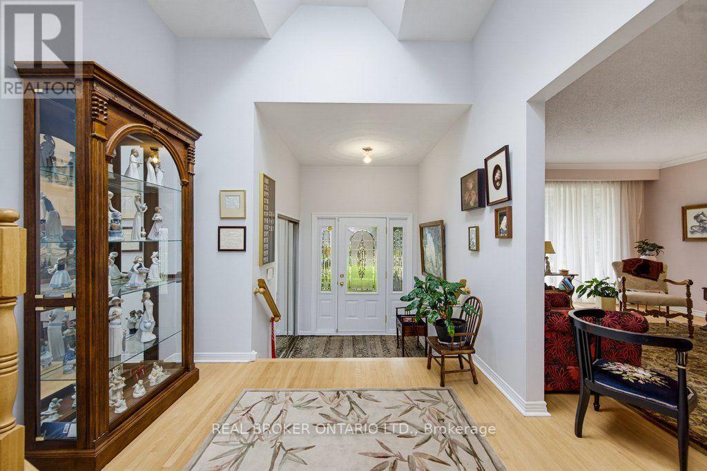 22 Woodhill Crescent, Ottawa, Ontario  K1B 3B6 - Photo 3 - X13754996