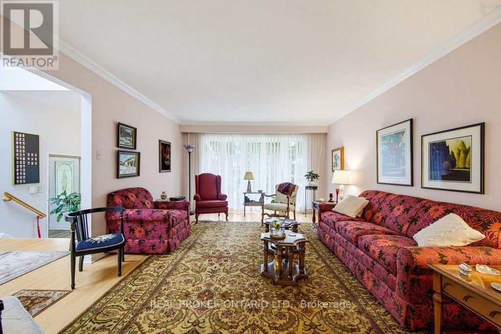 22 Woodhill Crescent, Ottawa, Ontario  K1B 3B6 - Photo 4 - X13754996