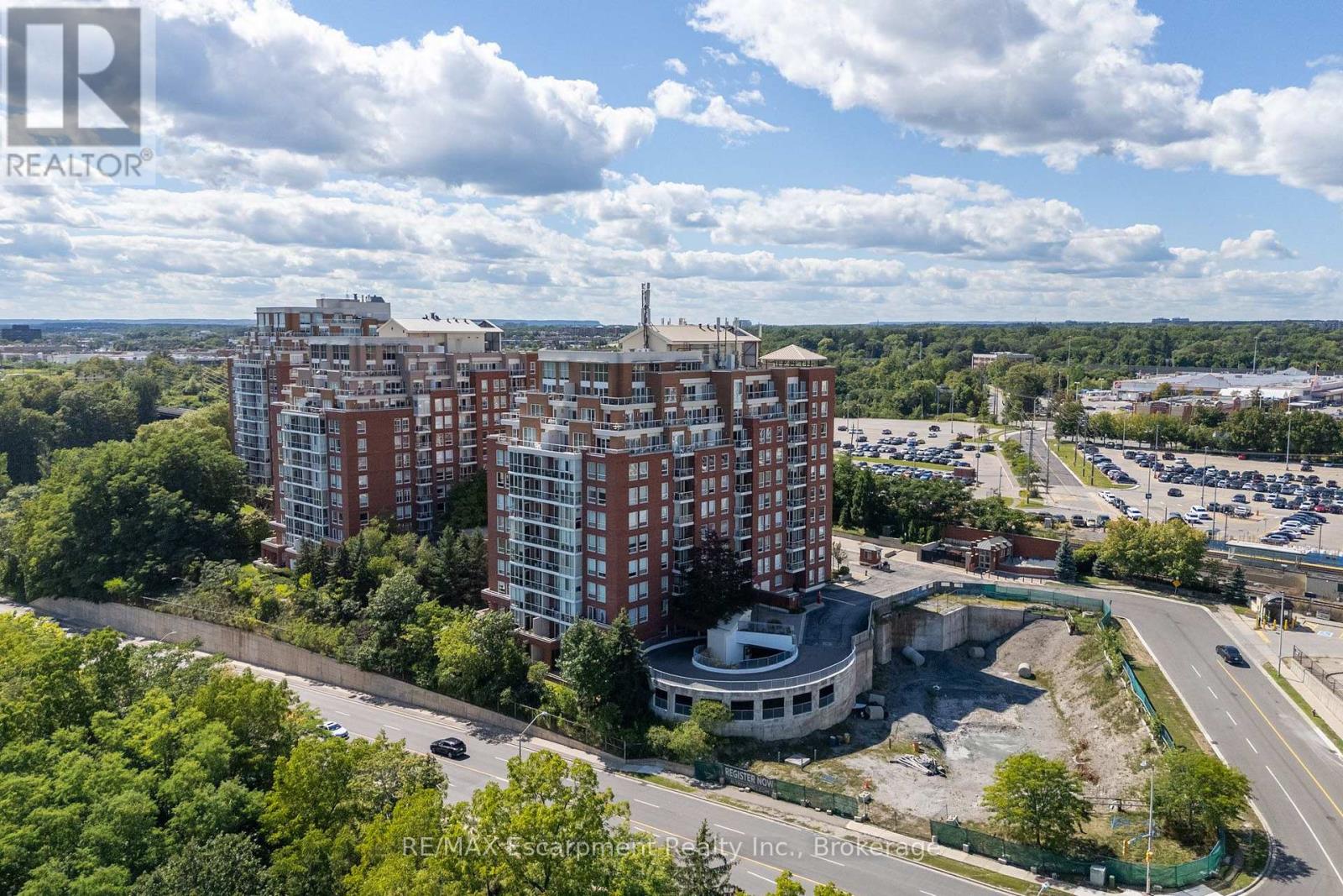 Ph1 - 60 Old Mill Road, Oakville, Ontario  L6J 7V9 - Photo 3 - W13754726