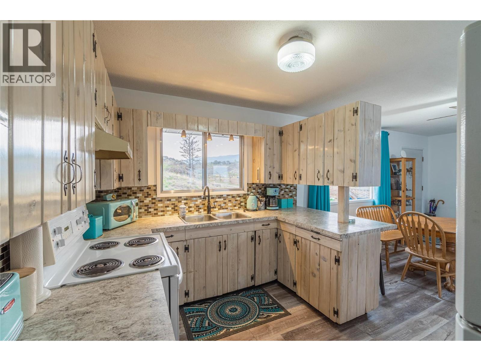 6009 West Trans Canada Highway, Kamloops, British Columbia  V1S 2A2 - Photo 11 - 10399564