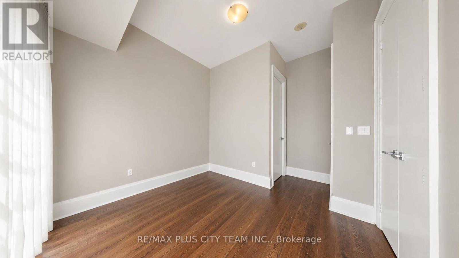 Th122 - 29 Queens Quay E, Toronto, Ontario  M5E 0A5 - Photo 14 - C13754586