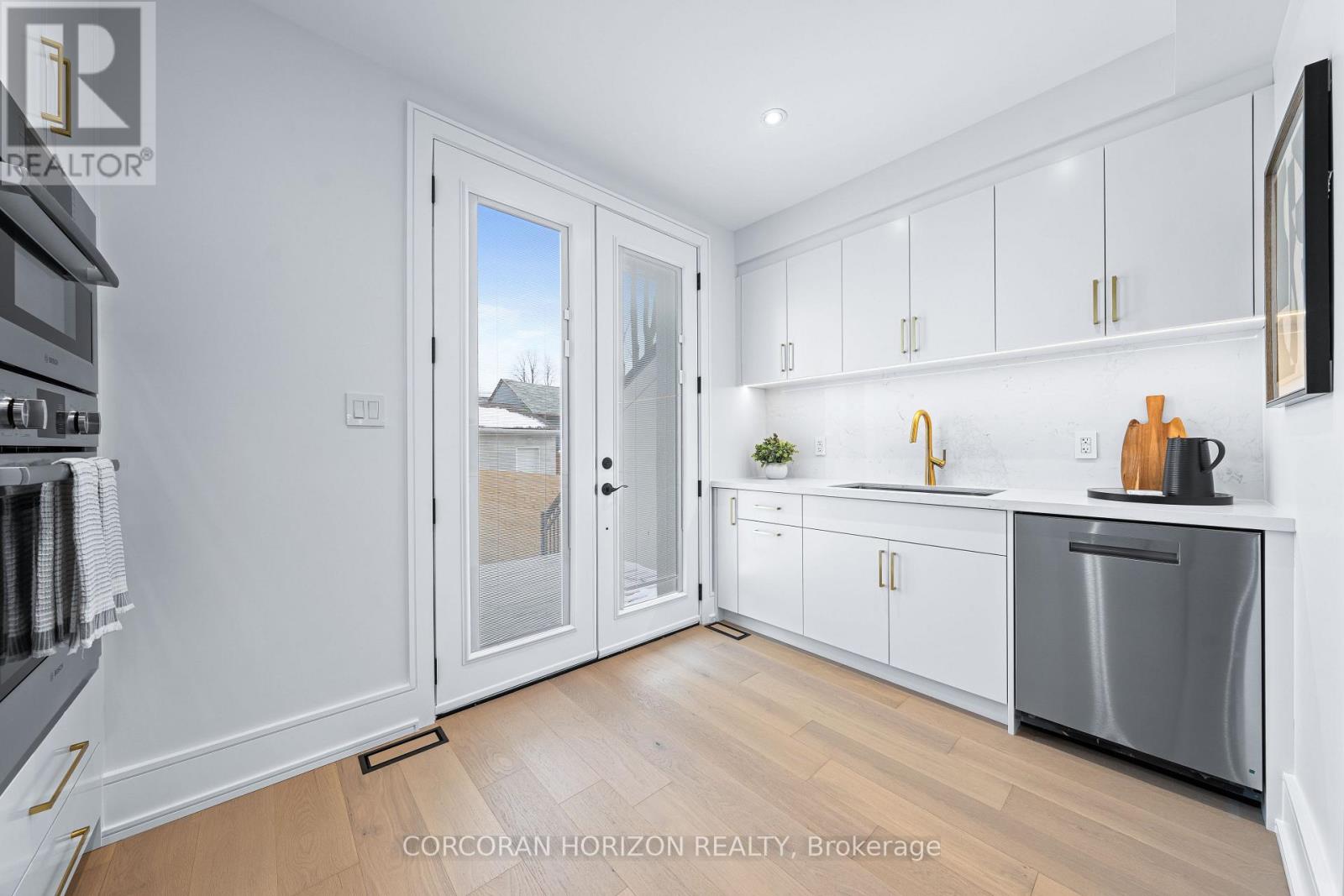 225 Christie Street, Toronto, Ontario  M6G 3B5 - Photo 11 - C13754682