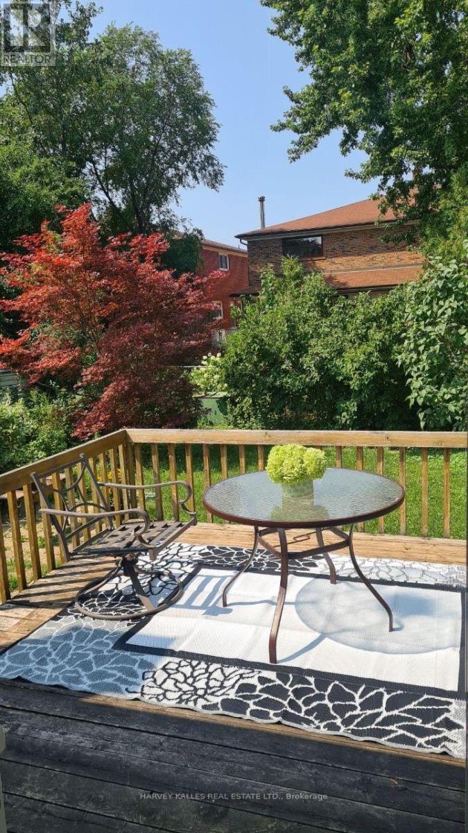 48 Green Bush Road, Toronto, Ontario  M2M 1P3 - Photo 11 - C13754834