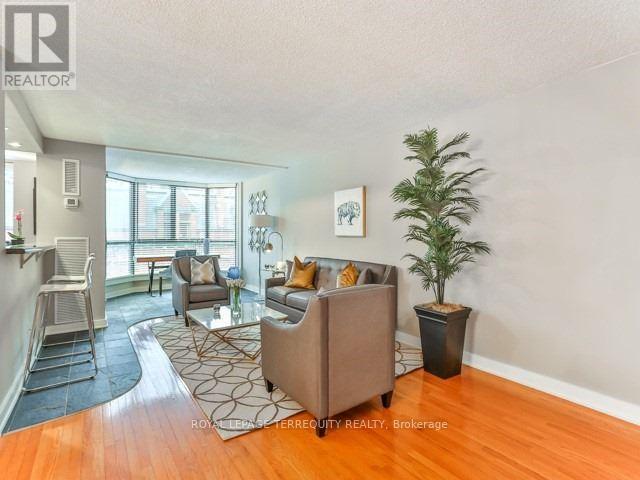 803 - 30 Church Street, Toronto, Ontario  M5E 1S7 - Photo 2 - C13755006