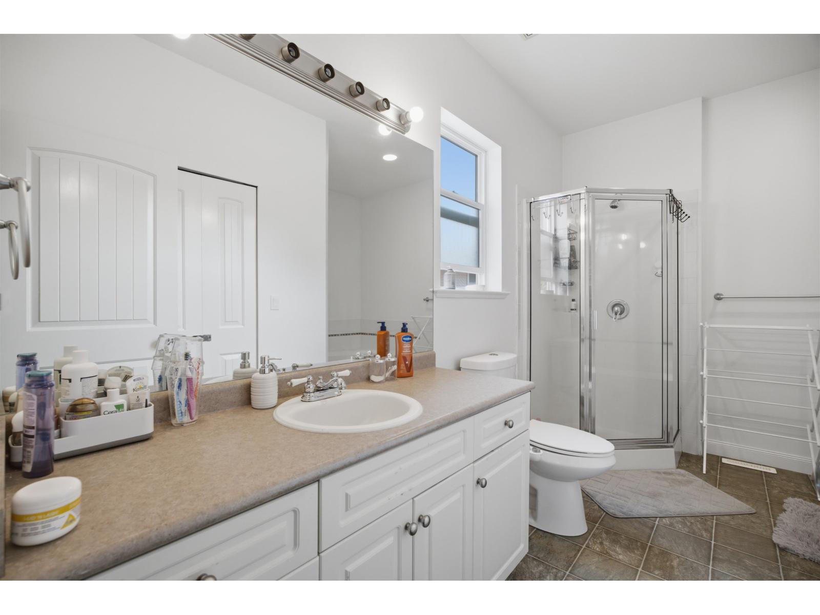 33883 Hollister Place, Mission, British Columbia  V2V 7P6 - Photo 15 - R3159313