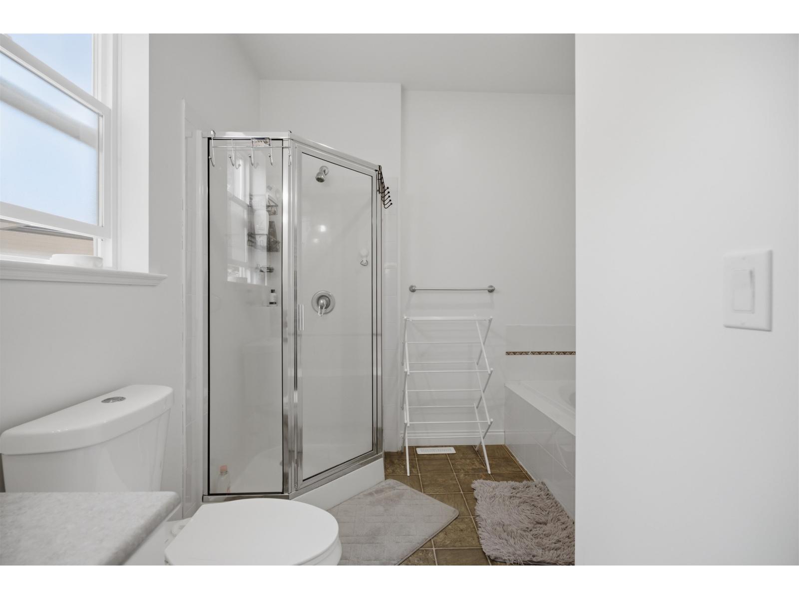 33883 Hollister Place, Mission, British Columbia  V2V 7P6 - Photo 16 - R3159313
