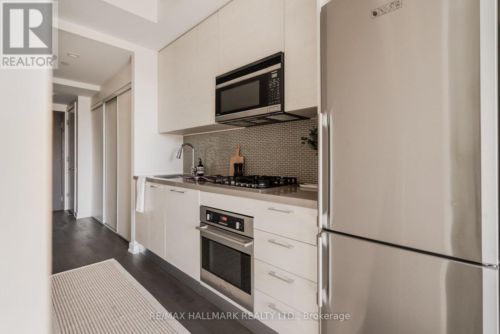 303 - 60 Haslett Avenue, Toronto, Ontario  M4L 0A9 - Photo 9 - E13754658