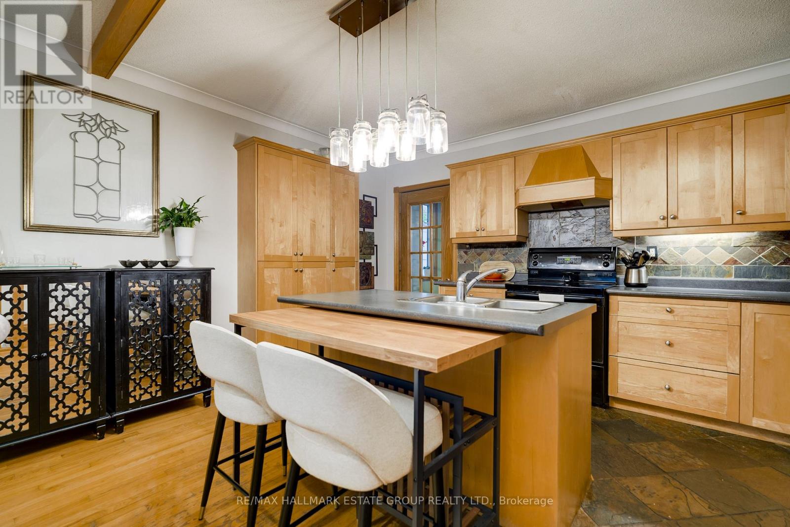 88 Glenmore Road, Toronto, Ontario  M4L 3M3 - Photo 12 - E13754680