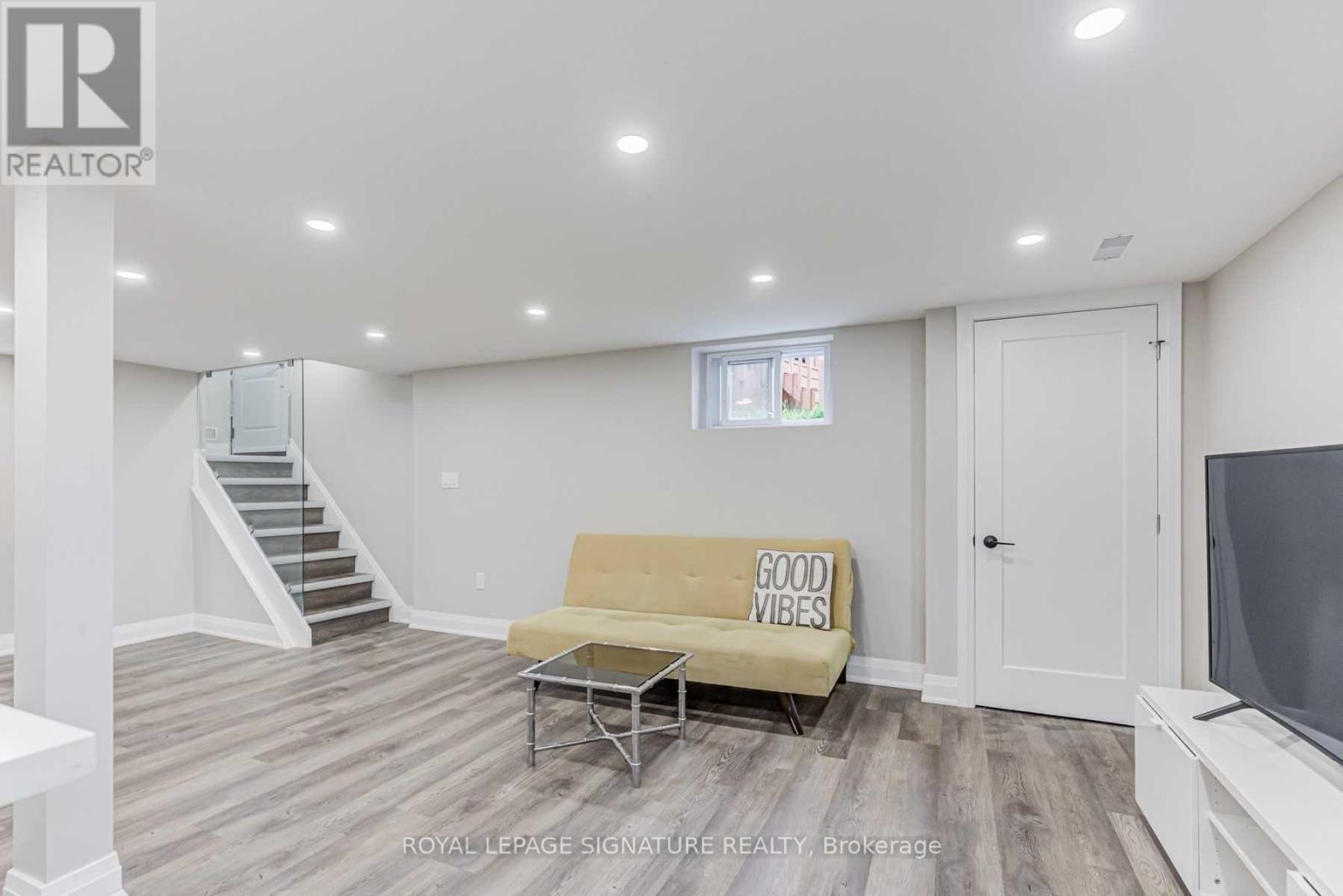 54 Inniswood Drive, Toronto, Ontario  M1R 1E5 - Photo 5 - E13754738