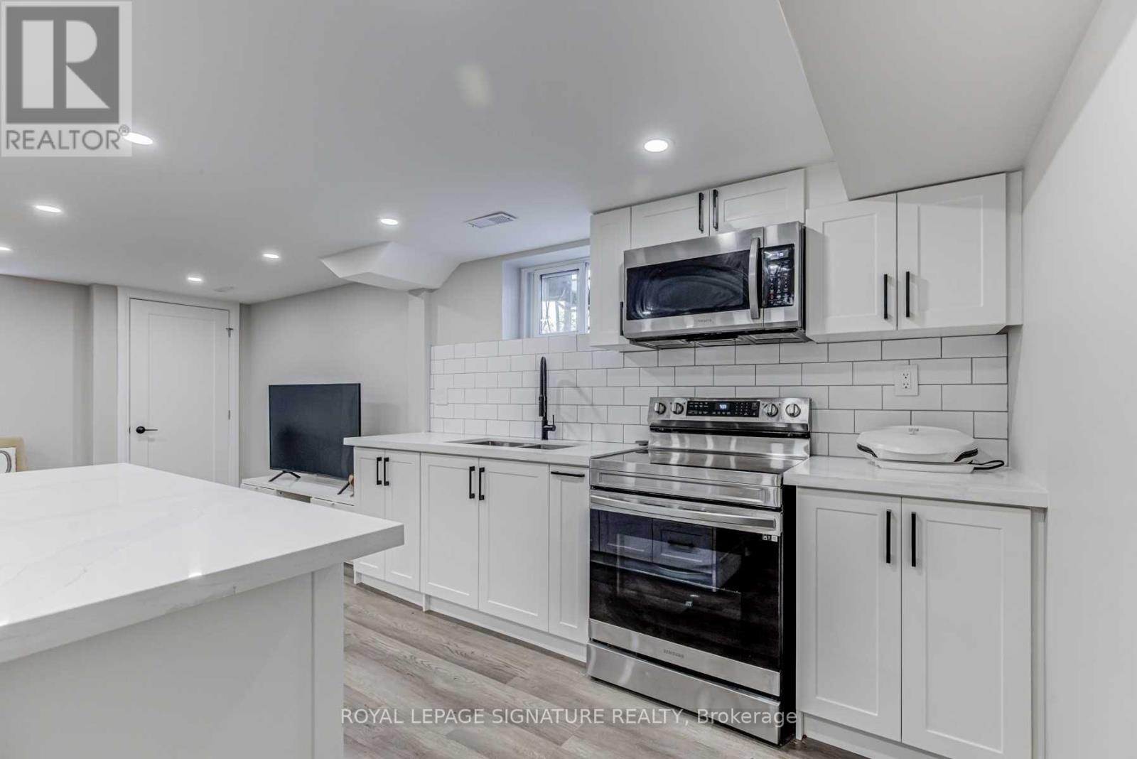 54 Inniswood Drive, Toronto, Ontario  M1R 1E5 - Photo 8 - E13754738