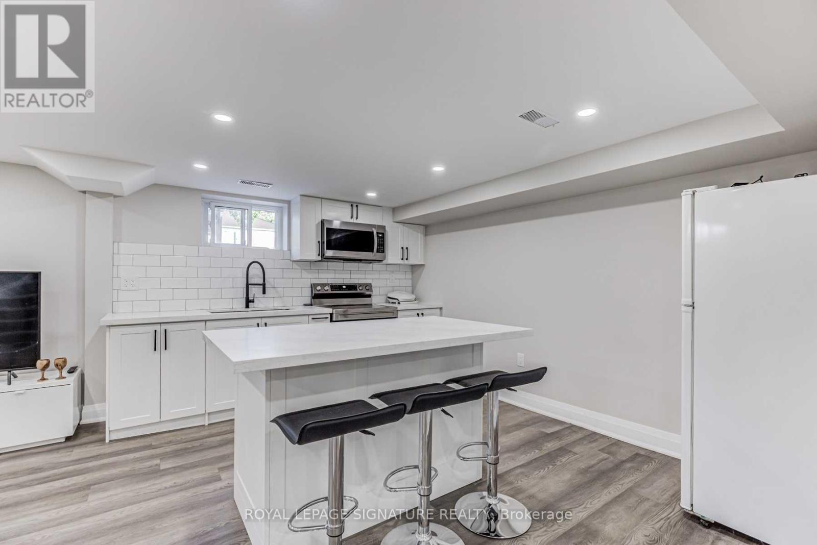 54 Inniswood Drive, Toronto, Ontario  M1R 1E5 - Photo 9 - E13754738