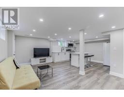 54 INNISWOOD DRIVE, Toronto, Ontario