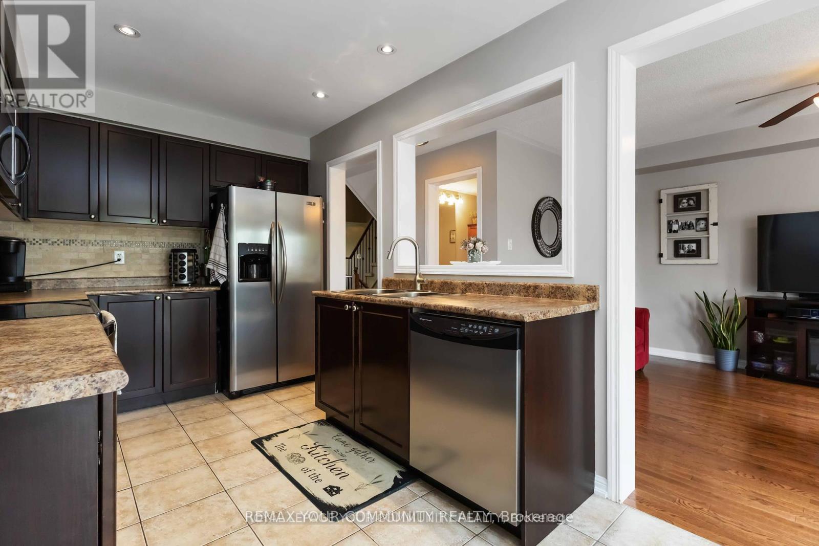 49 Latchford Way, Whitby, Ontario  L1N 9R3 - Photo 10 - E13754760