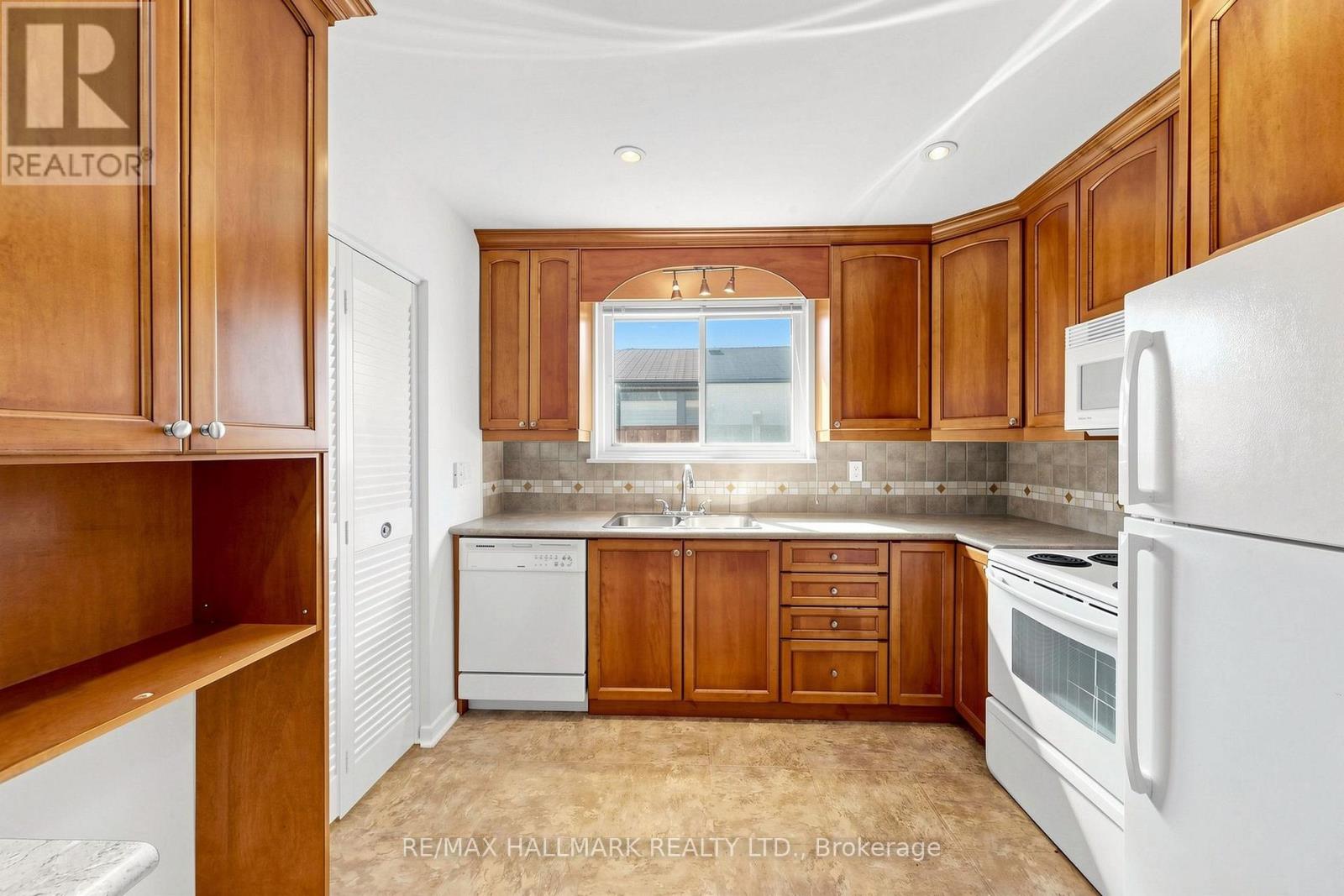 44 Bryant Road, Ajax, Ontario  L1S 2Y7 - Photo 14 - E13754988
