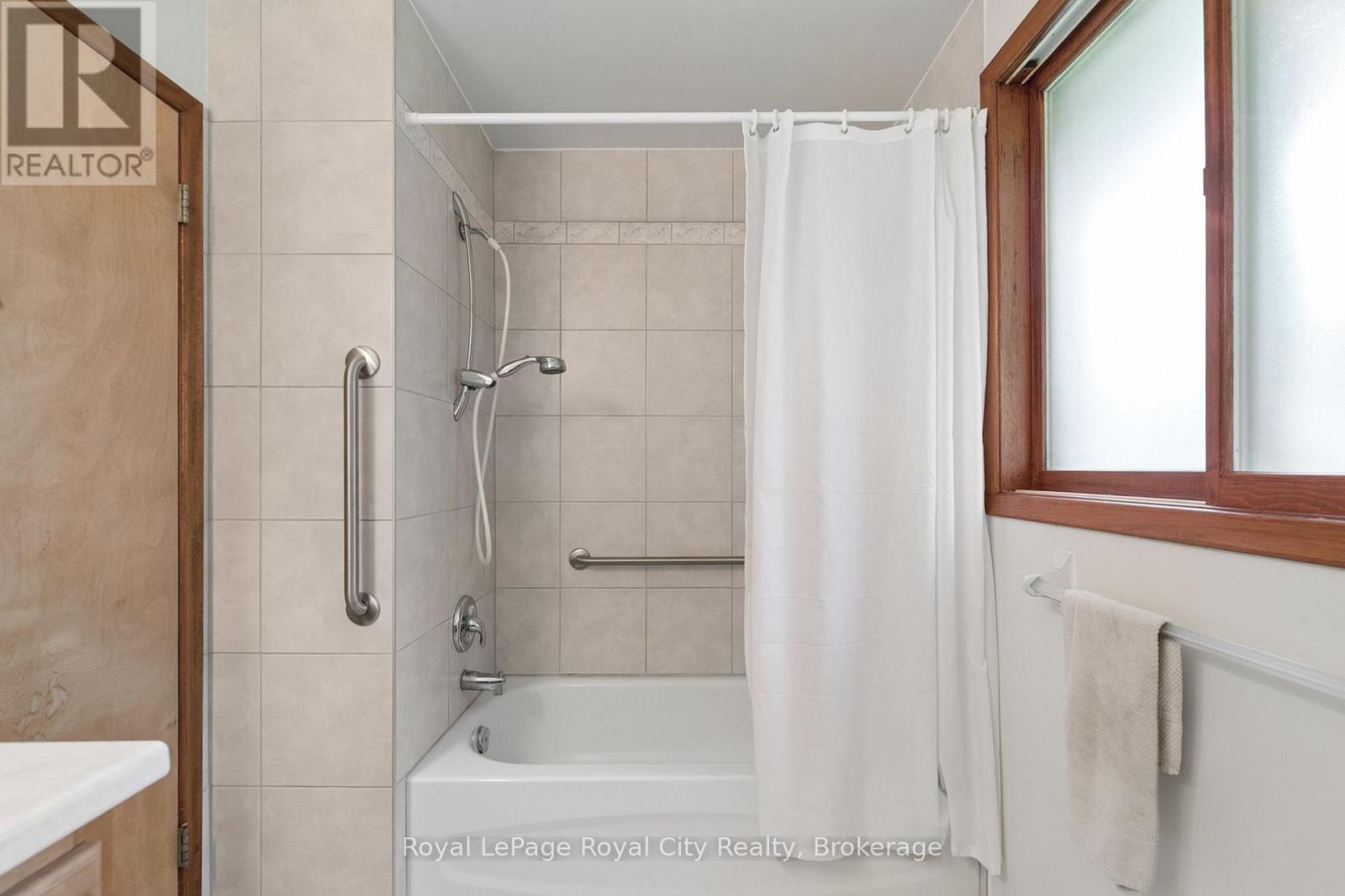 25 Kron Drive, Guelph, Ontario  N1G 3B4 - Photo 11 - X13754734