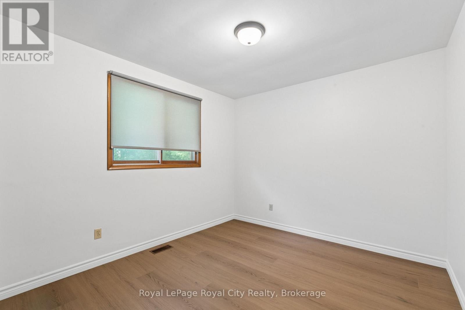 25 Kron Drive, Guelph, Ontario  N1G 3B4 - Photo 13 - X13754734