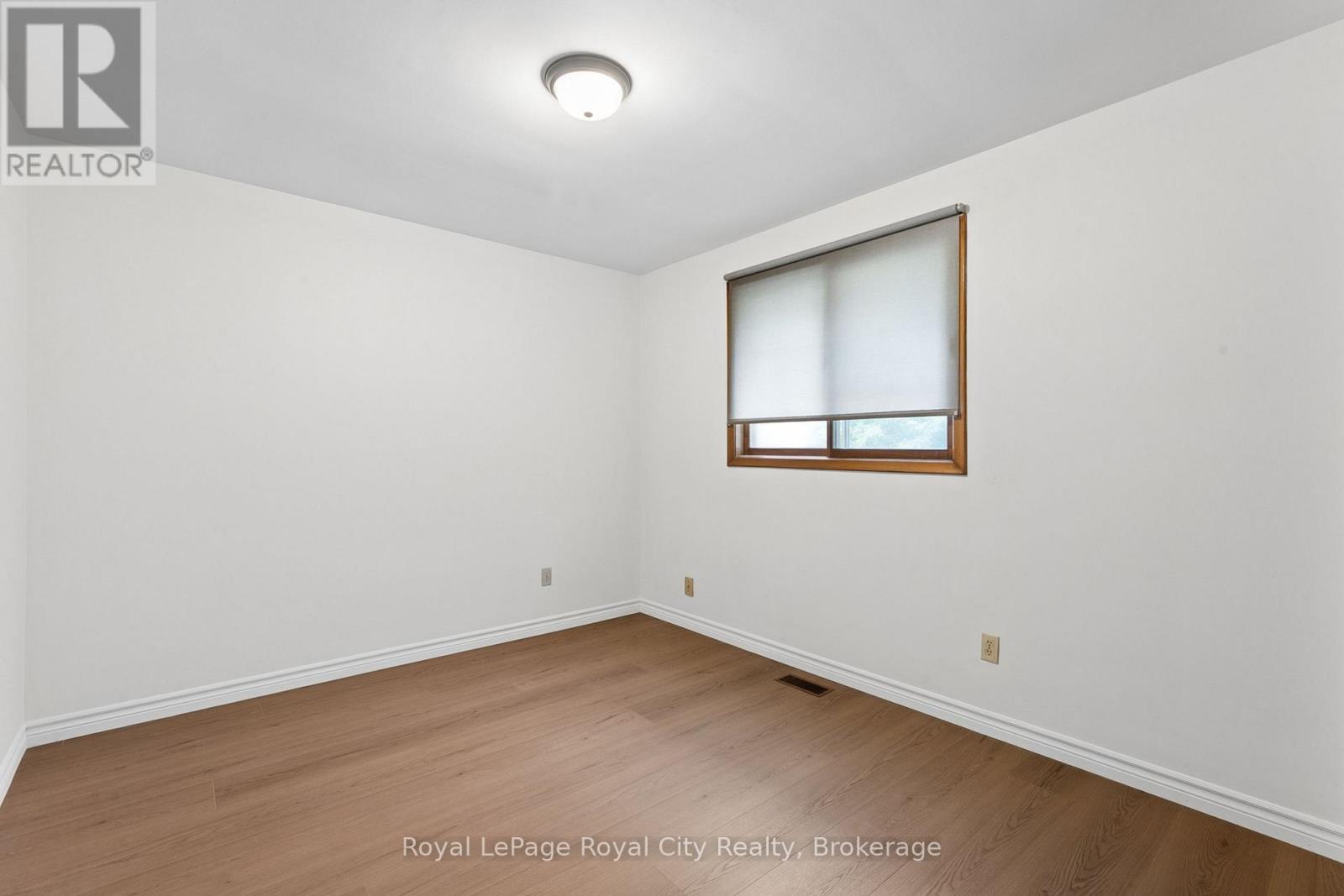 25 Kron Drive, Guelph, Ontario  N1G 3B4 - Photo 14 - X13754734