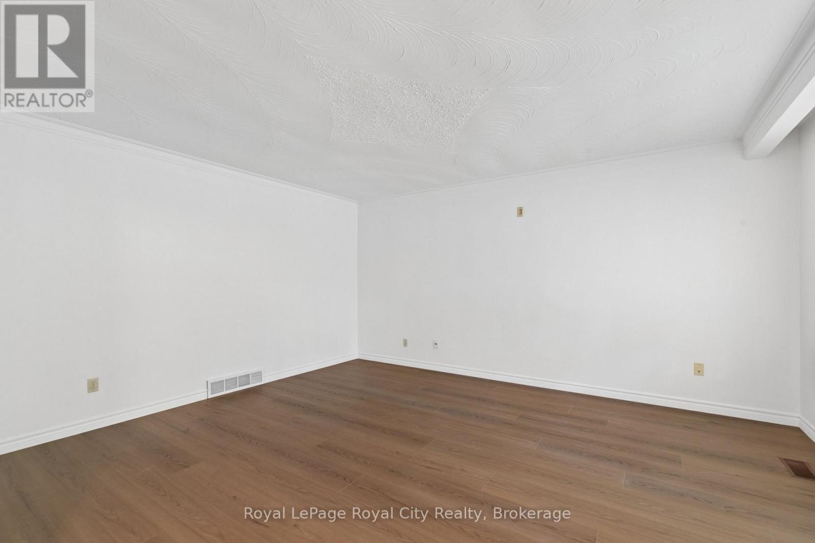 25 Kron Drive, Guelph, Ontario  N1G 3B4 - Photo 18 - X13754734