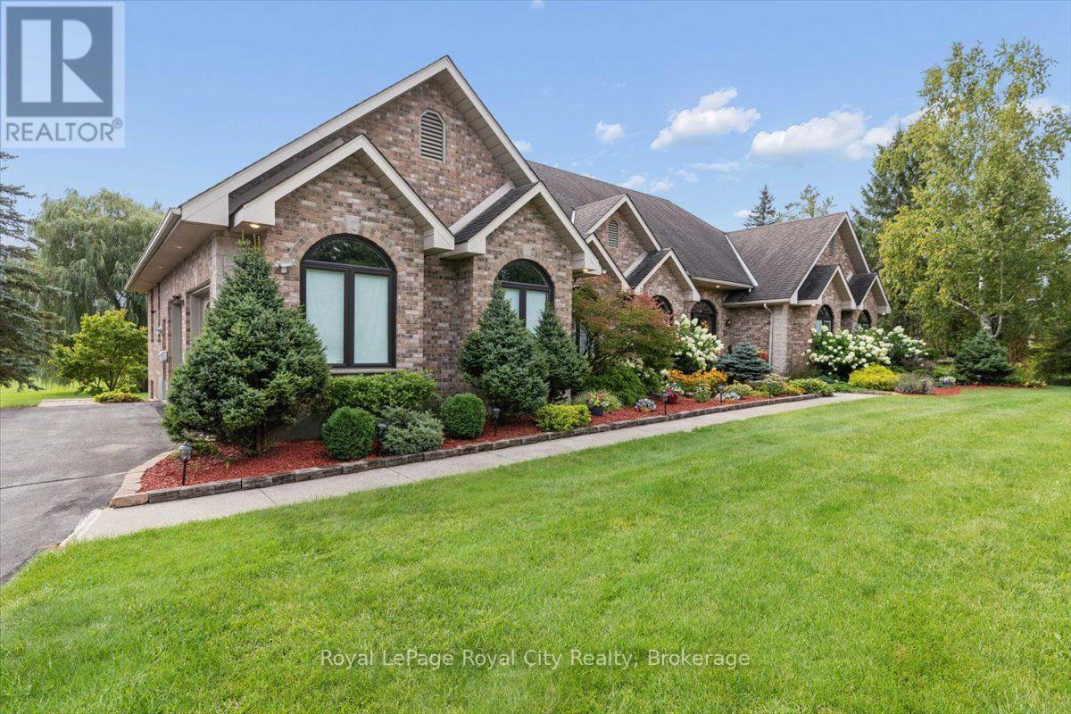 26 BRIDLE PATH, Puslinch, Ontario
