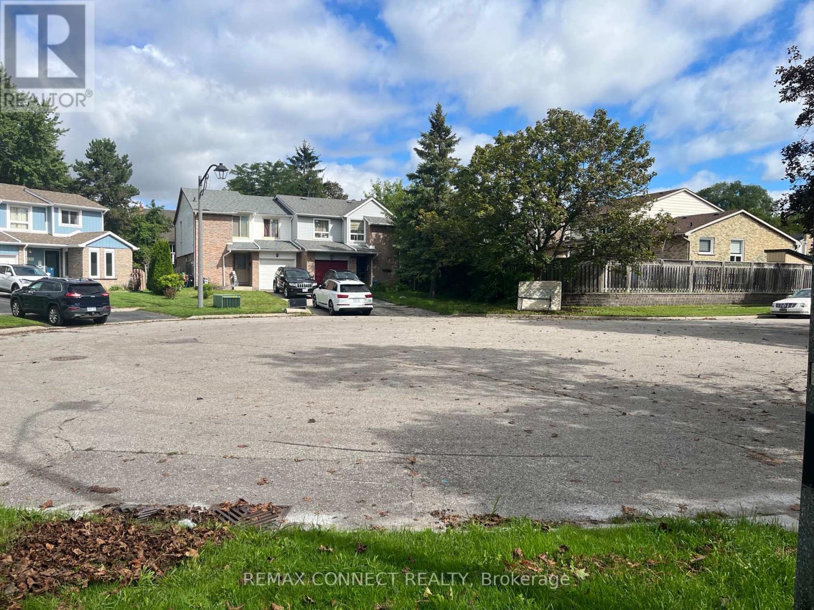 1254 Lutterworth Court, Pickering, Ontario  L1V 3L4 - Photo 4 - E13747936