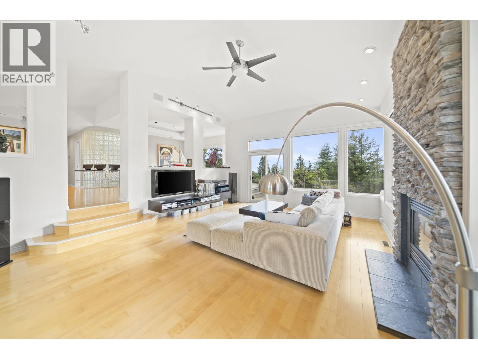 463 Ventura Crescent, North Vancouver, British Columbia  V7N 3G8 - Photo 7 - R3128843