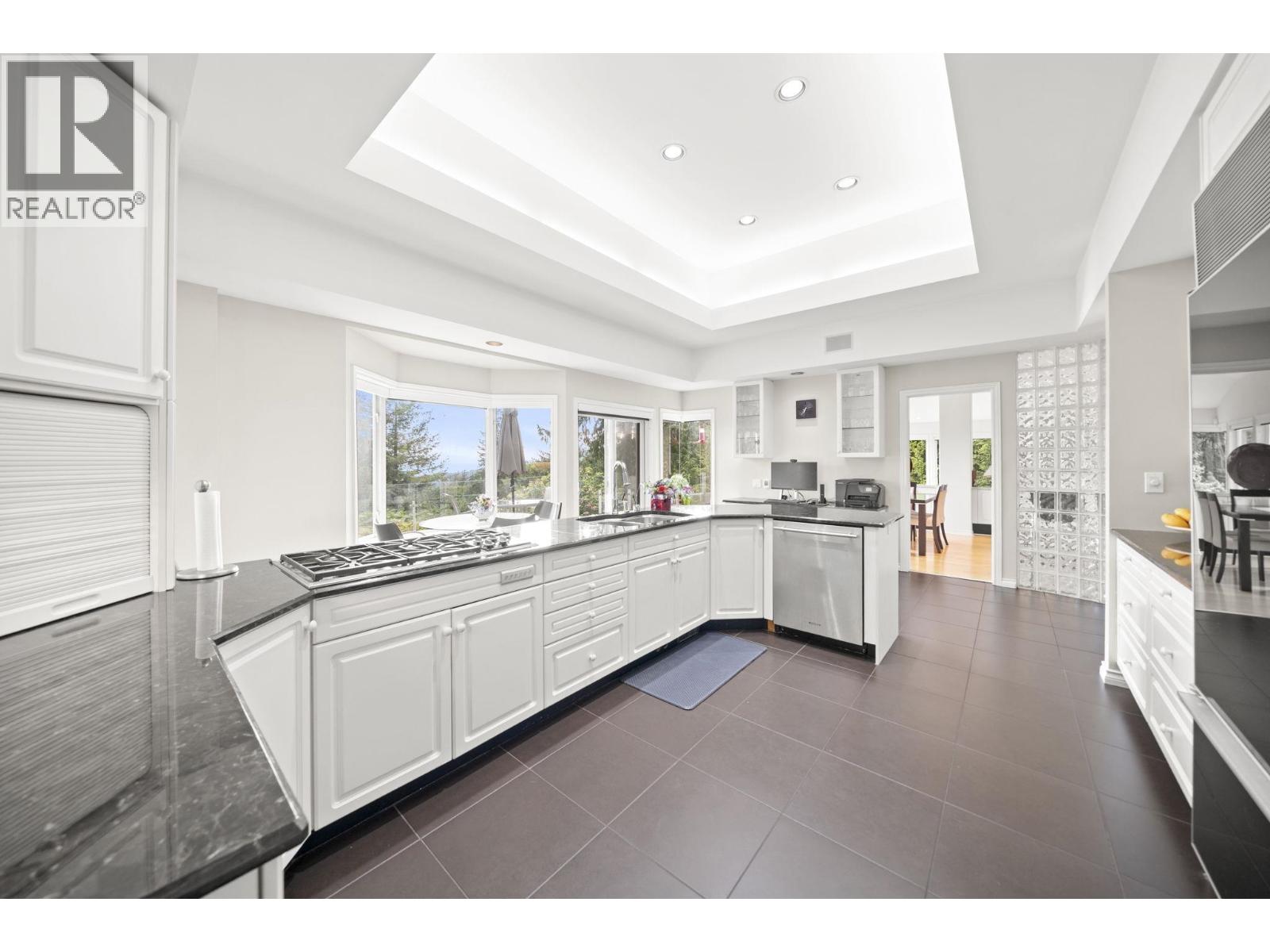 463 Ventura Crescent, North Vancouver, British Columbia  V7N 3G8 - Photo 8 - R3128843