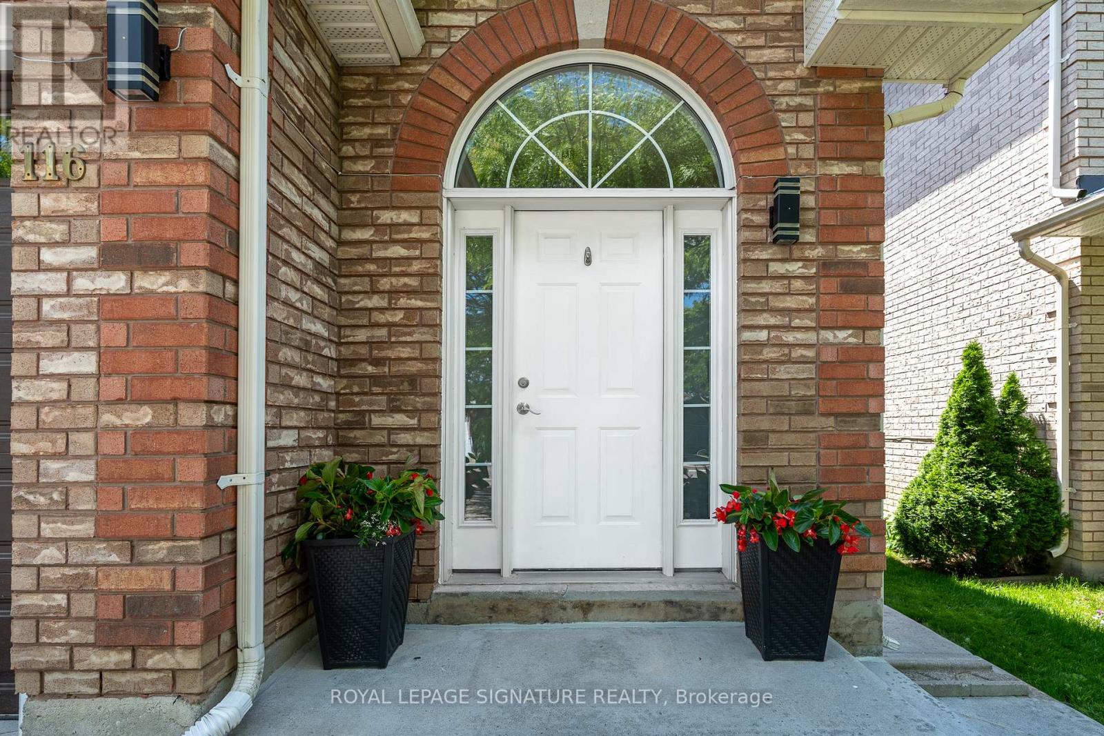 116 Clearmeadow Boulevard, Newmarket, Ontario  L3X 2M5 - Photo 3 - N13754916