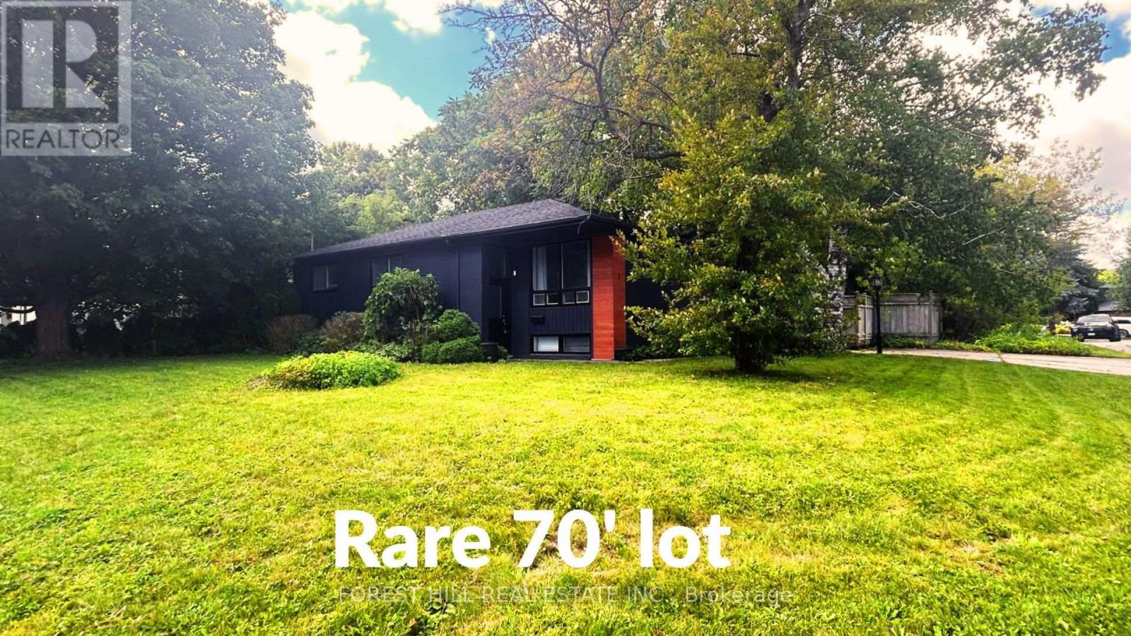 1 WILLIS DRIVE, Aurora, Ontario