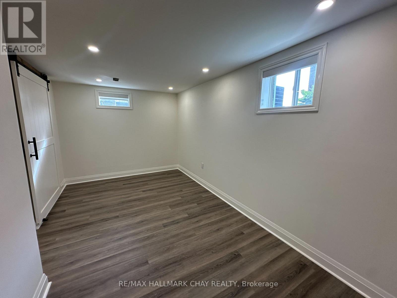 64 Logan Court, Barrie, Ontario  L4N 8G8 - Photo 7 - S13754838