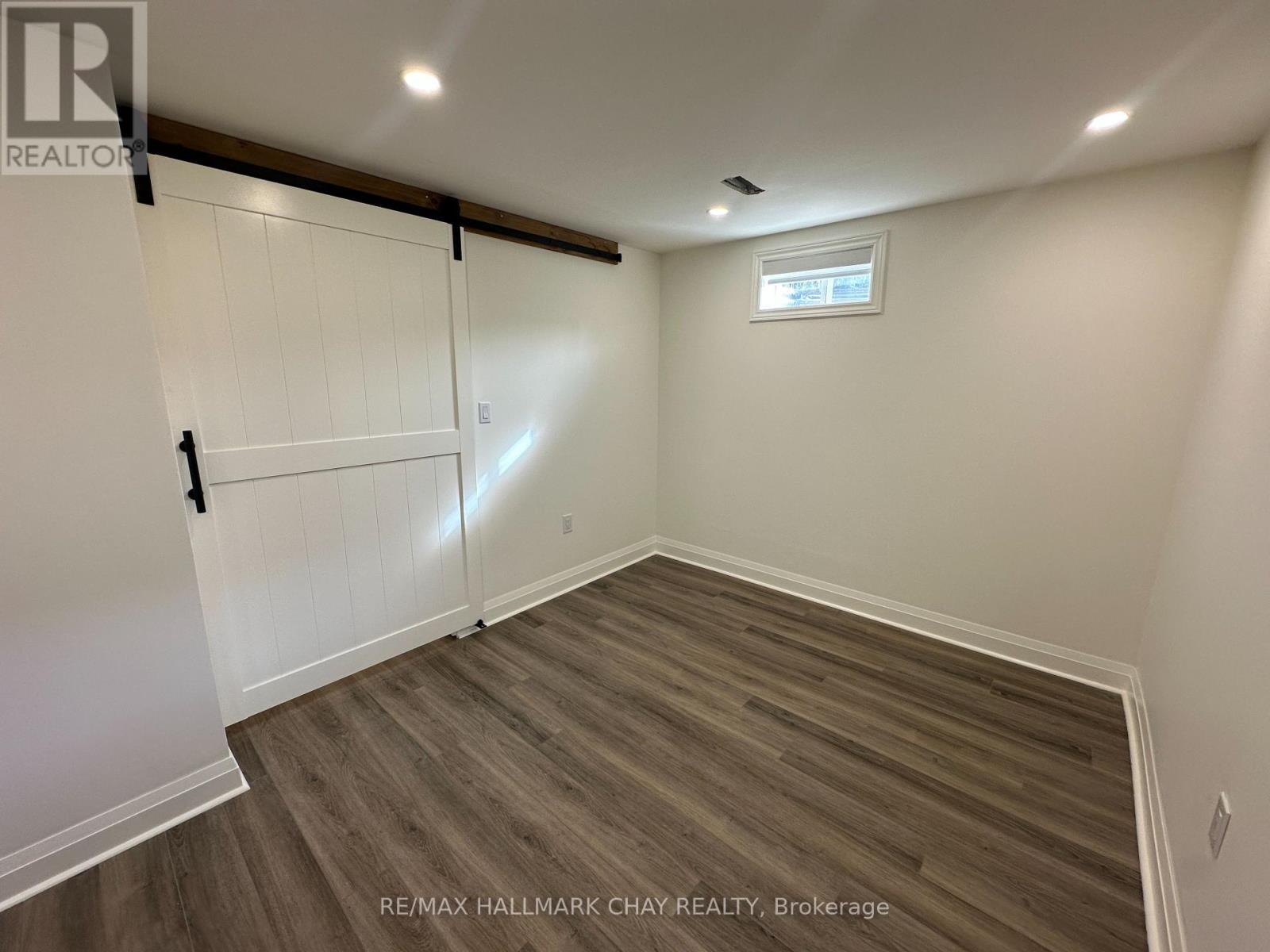 64 Logan Court, Barrie, Ontario  L4N 8G8 - Photo 8 - S13754838