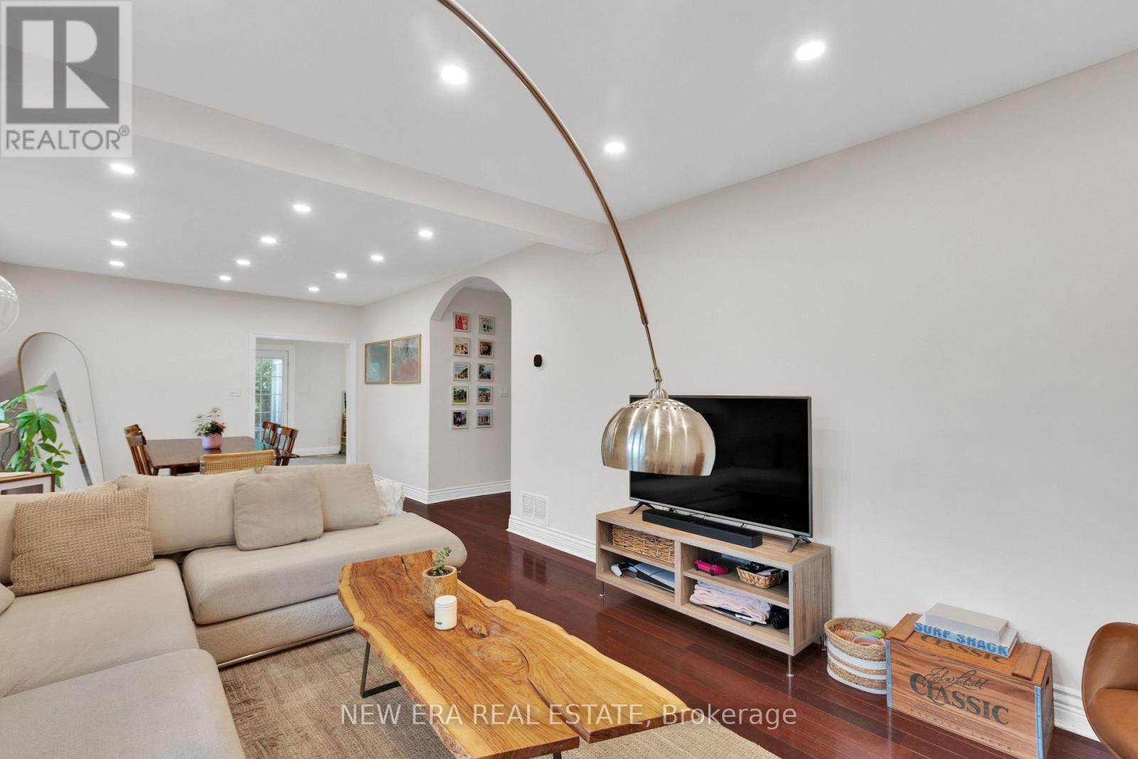 2 Foch Avenue, Toronto, Ontario  M8W 3W8 - Photo 13 - W13754582