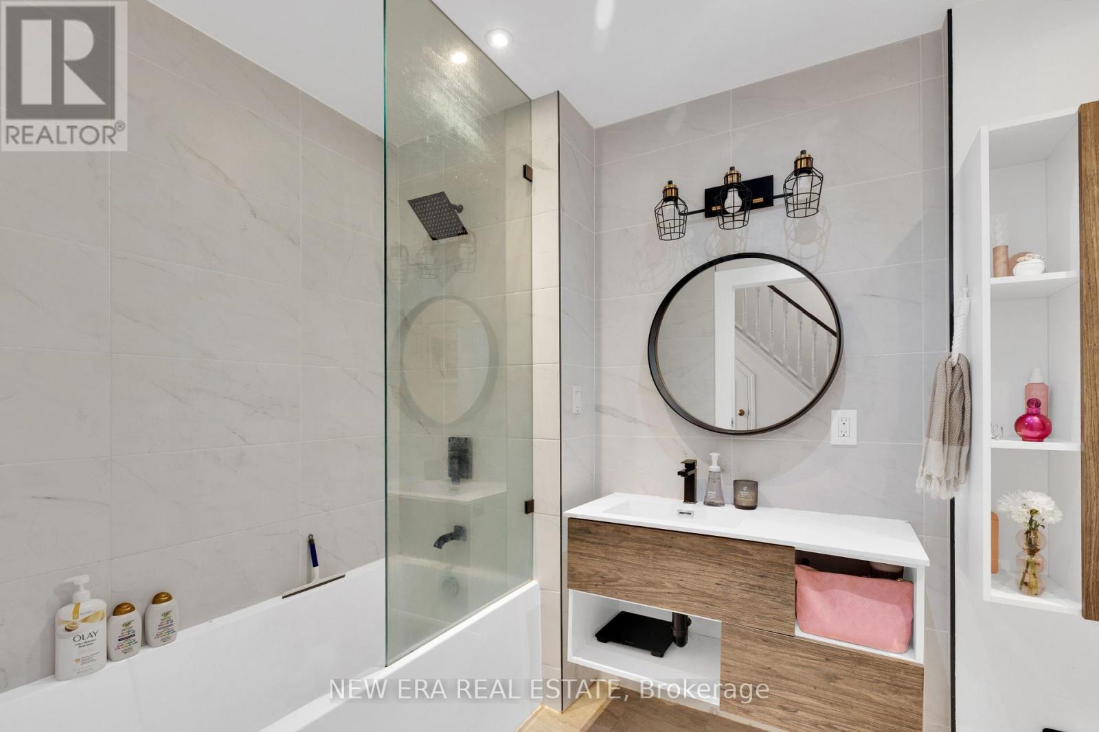 2 Foch Avenue, Toronto, Ontario  M8W 3W8 - Photo 18 - W13754582