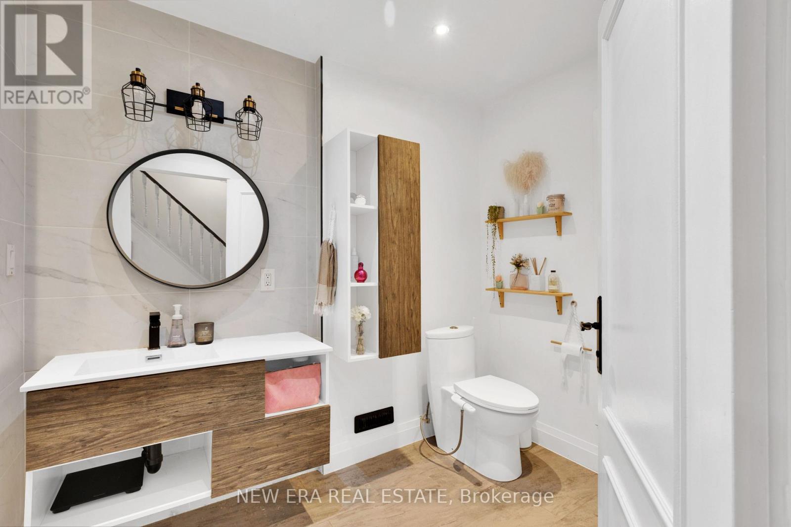 2 Foch Avenue, Toronto, Ontario  M8W 3W8 - Photo 19 - W13754582