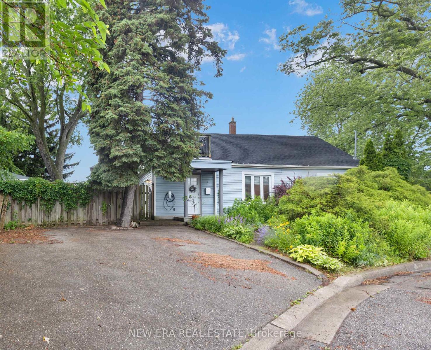 2 Foch Avenue, Toronto, Ontario  M8W 3W8 - Photo 3 - W13754582