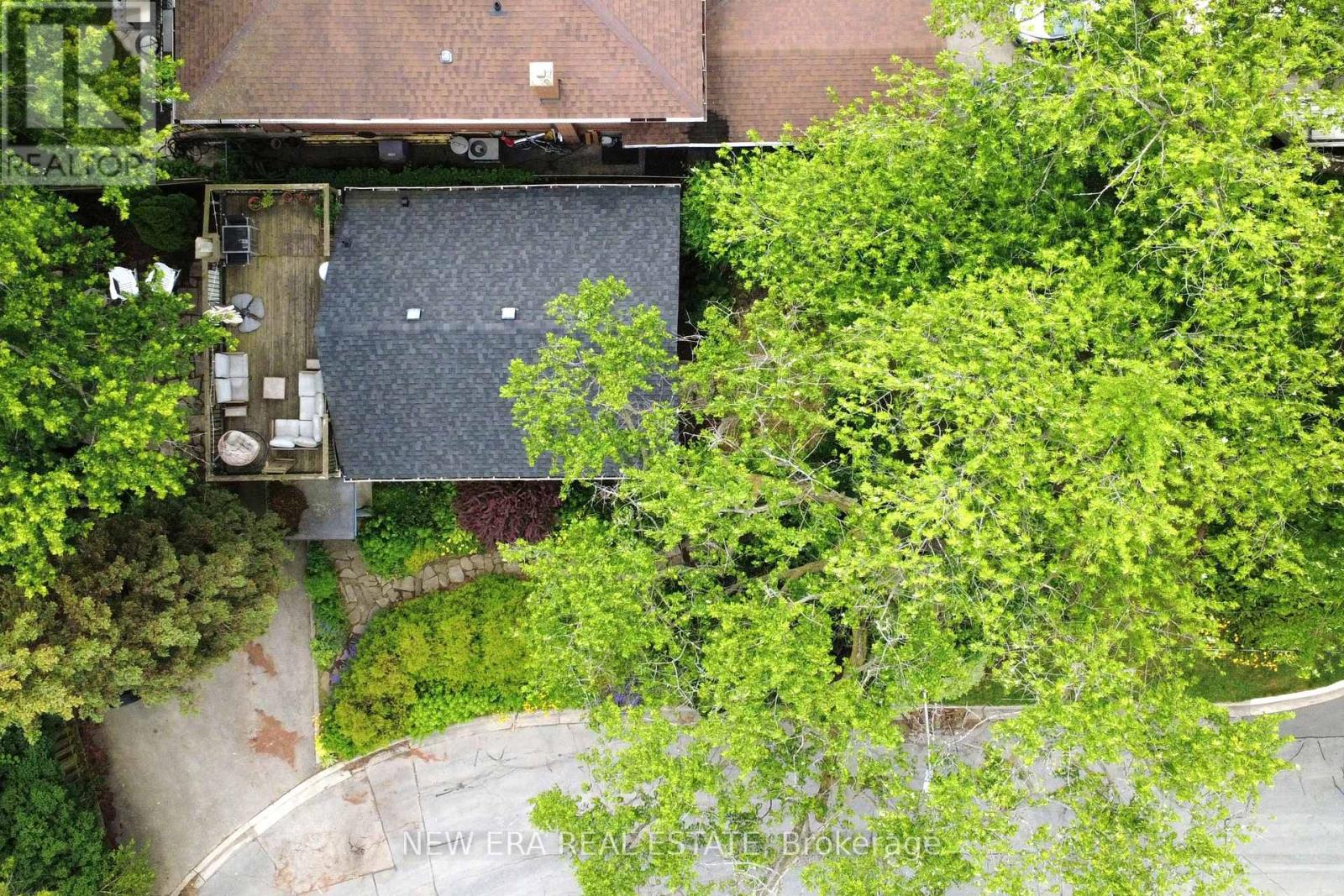 2 Foch Avenue, Toronto, Ontario  M8W 3W8 - Photo 36 - W13754582