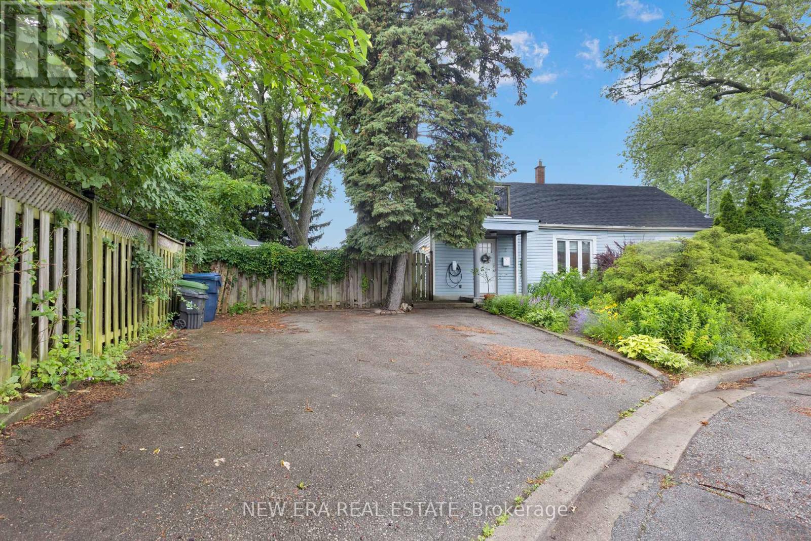 2 Foch Avenue, Toronto, Ontario  M8W 3W8 - Photo 39 - W13754582