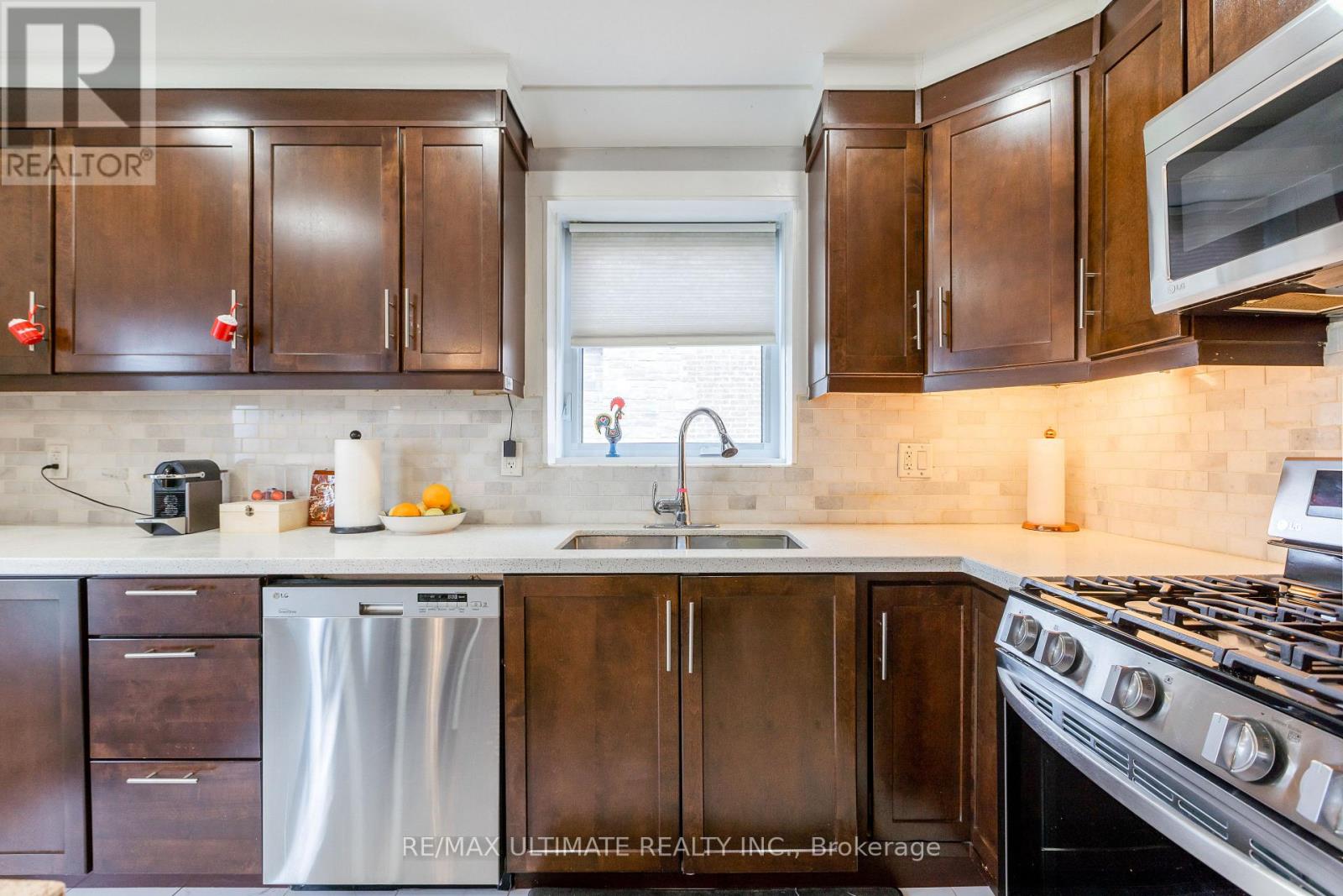 14 Nordale Crescent, Toronto, Ontario  M6M 3A1 - Photo 7 - W13754594