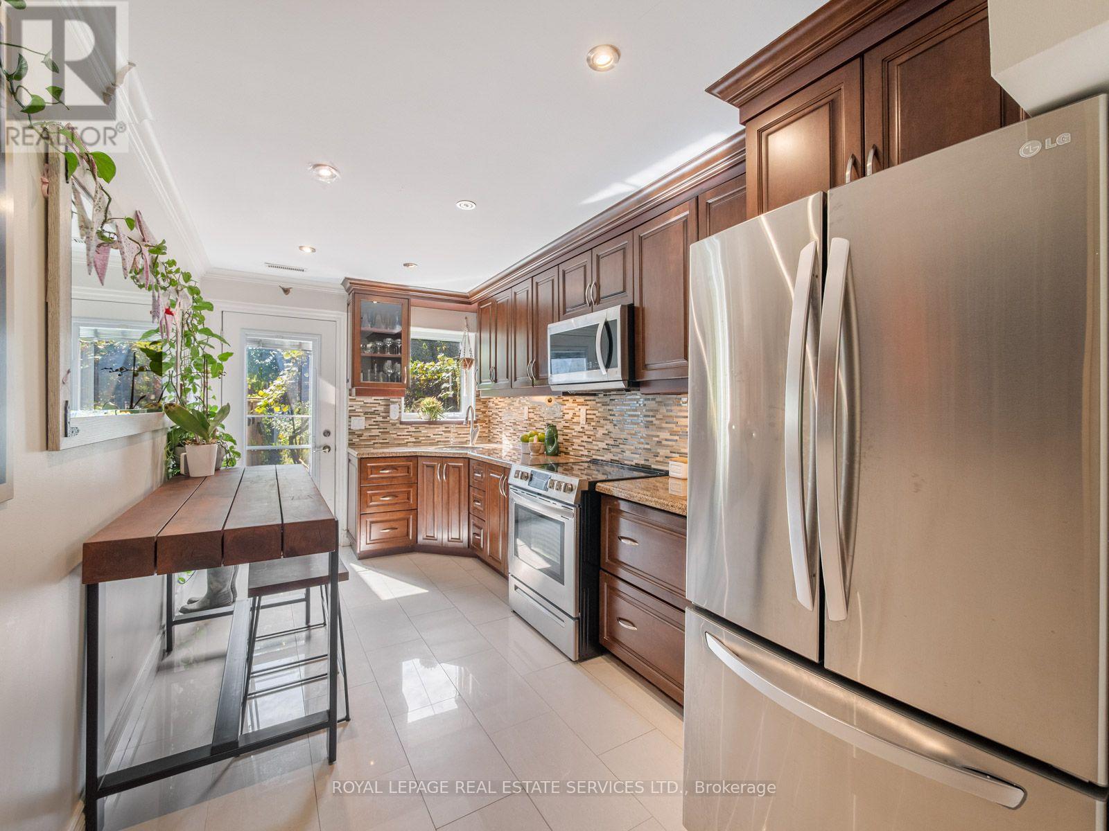 179 Hallam Street, Toronto, Ontario  M6H 1X4 - Photo 12 - W13754596
